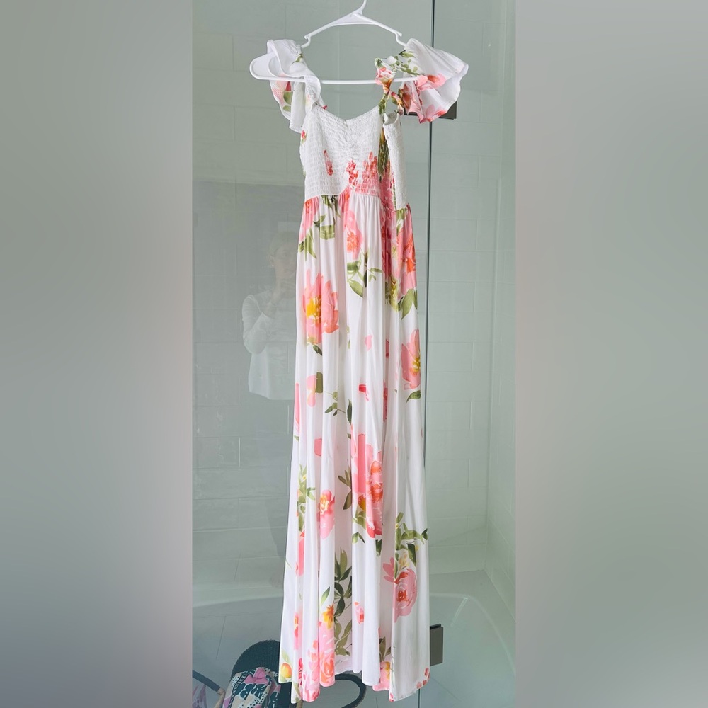 Plum Pretty Sugar Floral Maxi Dress - White and Pink